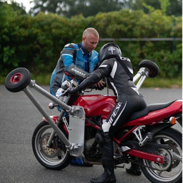 Motorradtraining: Kurventraining "Advance" – Bild 2